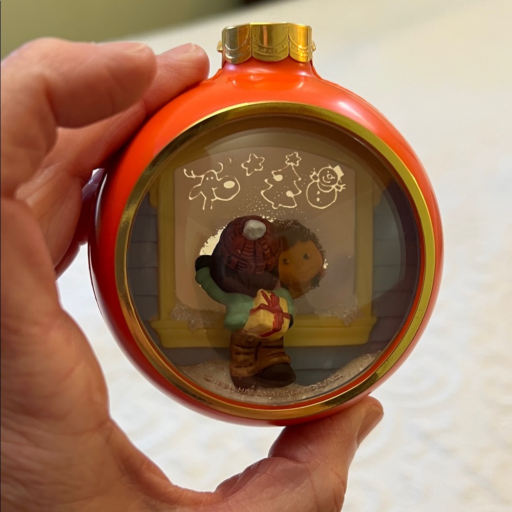 Vintage 1984 Hallmark Keepsake Holiday Friendship Peek Thru Christmas Ornament